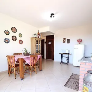 Hartmann Haus , Treze Tílias Brasil